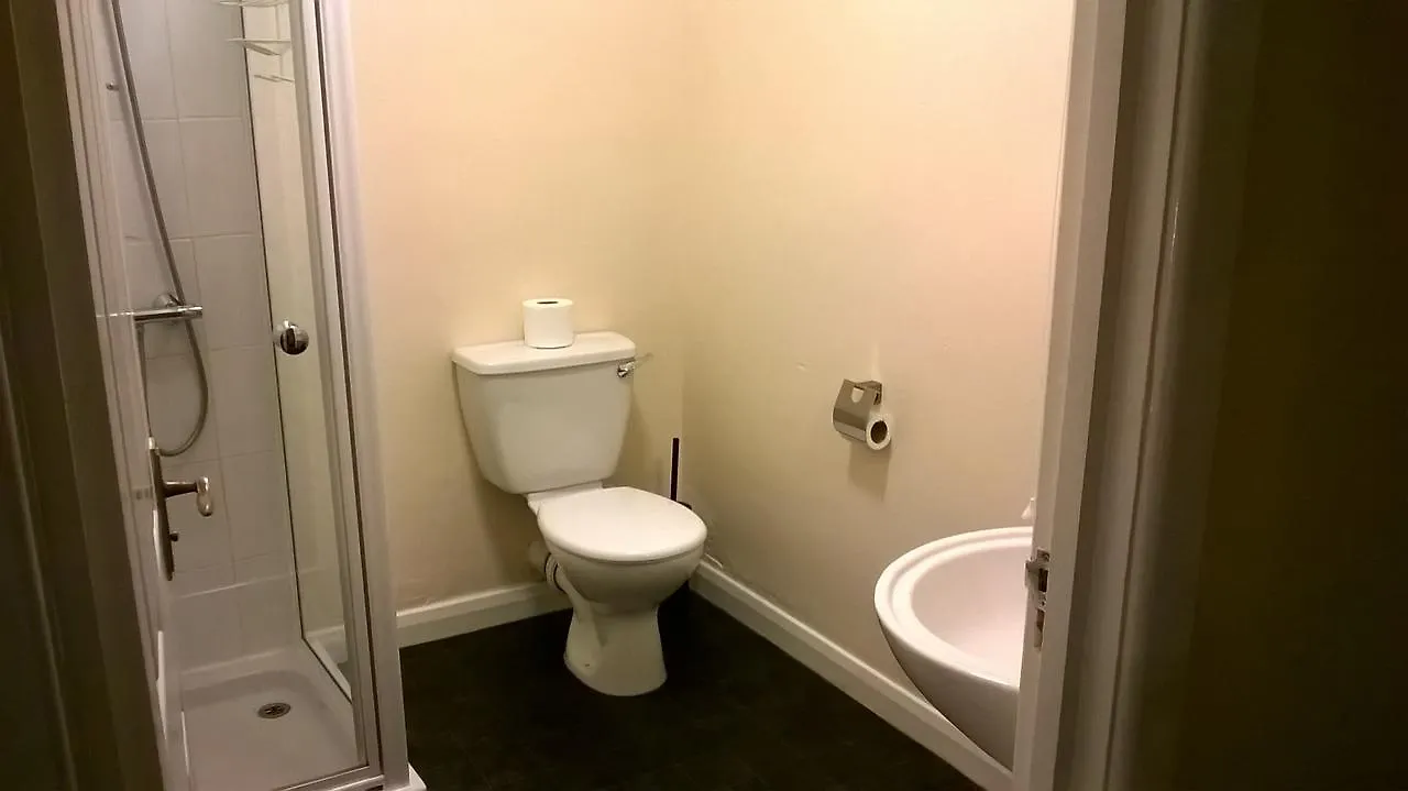 The Upton Arms With Letting Rooms Pontefract 0*,  United Kingdom
